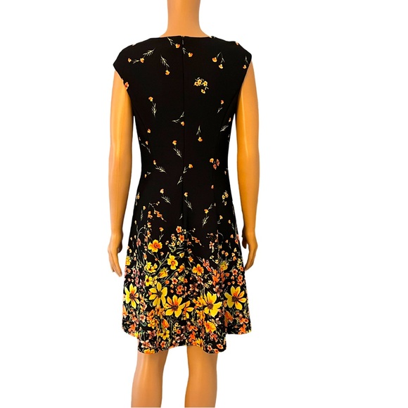 Floral fit and flare dress by NorthStyle. - Picture 2 of 5